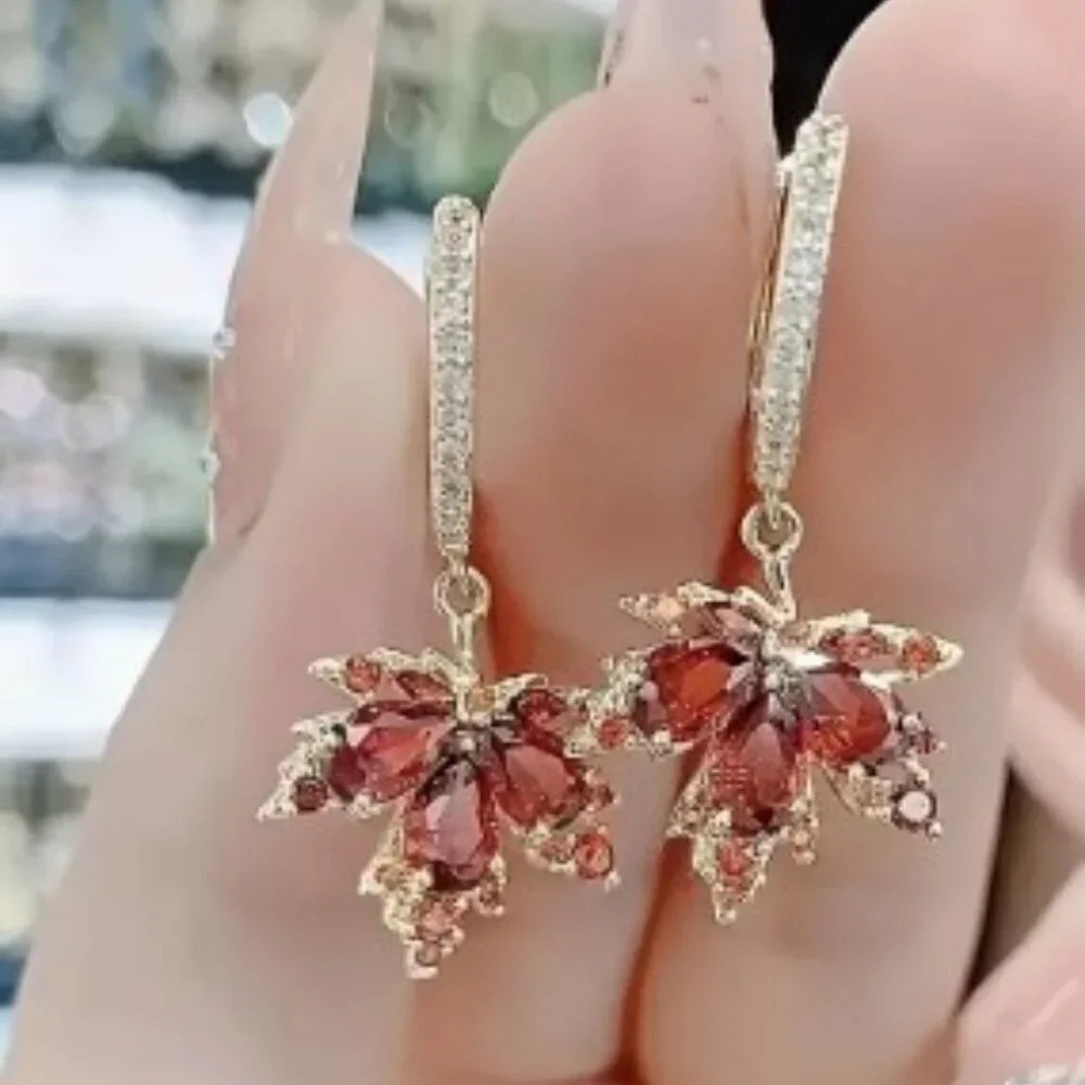 Maple Leaf Dangle Earrings with Sparkling Zirconia 925 Silver Ear Needle